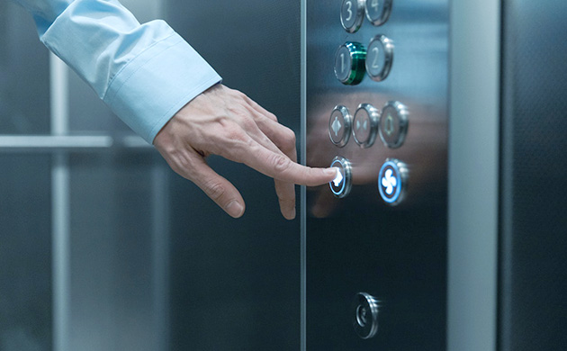 Small machine room passenger elevator 